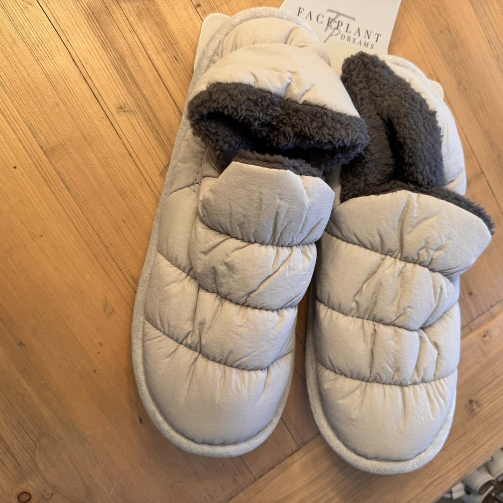 Faceplant Dreams‎ Puffer Slippers Size 7/8 Medium Gray Cozy Plush Indoor Shoes
